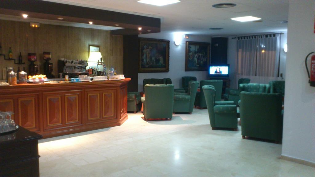 Hotel Reconquista Алзира Екстериор снимка