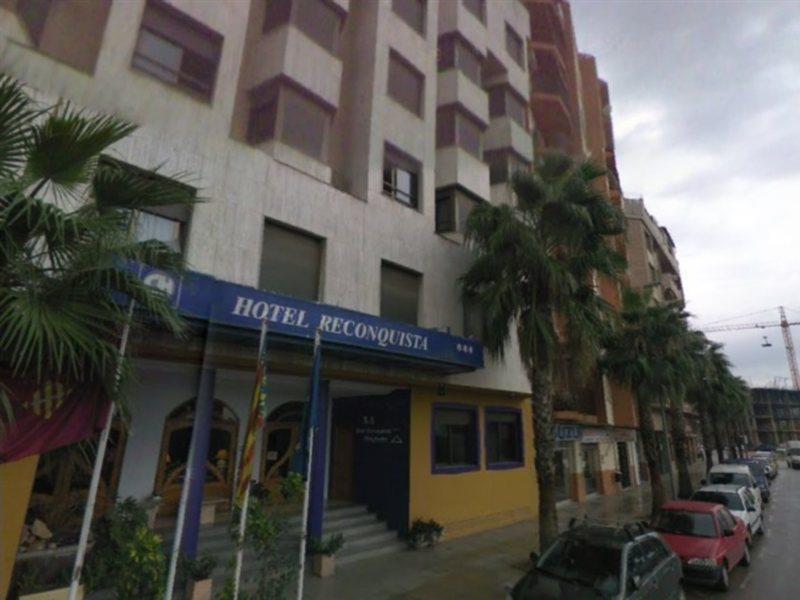 Hotel Reconquista Алзира Екстериор снимка
