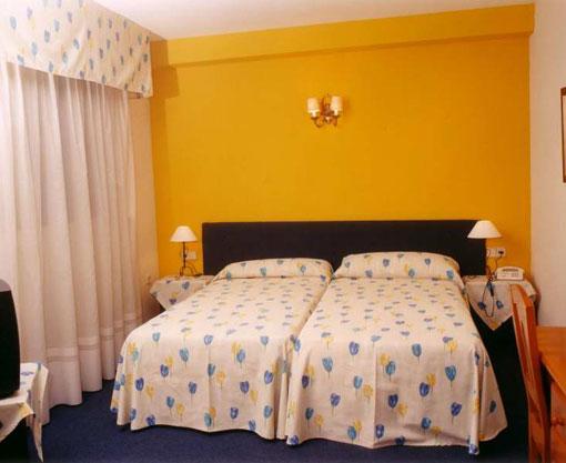 Hotel Reconquista Алзира Стая снимка